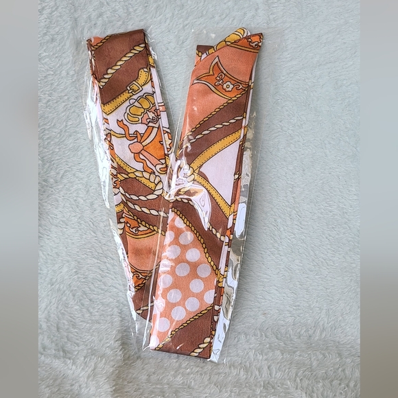 Pair Of Matching Mini Scarves - Picture 5 of 13